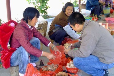 不用出遠(yuǎn)門就解決了農(nóng)副產(chǎn)品銷售問題-農(nóng)業(yè)生產(chǎn)-龍門新聞-廣東龍門縣龍門視窗